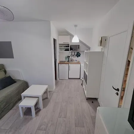 Studio Calme Et Neuf Proche Du Centre Apartment *